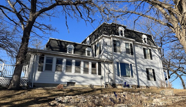Historic Oaks House Restored w/10 BRs, 4.5 Baths Sitting on 2 Acres of Oak Trees