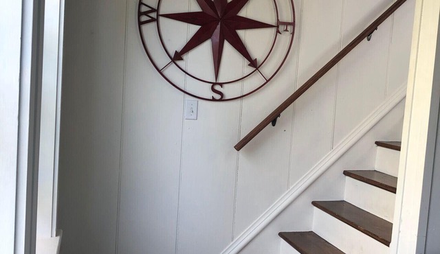 Historic Oceanfront Cottage! (Sleeps 6)