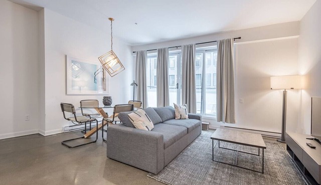 Historic Old Montreal Stay - Iconic Location