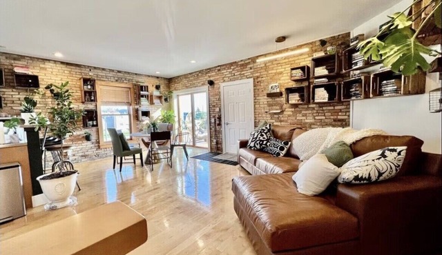 Historic Old Town Lofts with Rooftop Patio, River and Park Views, Sleeps 8