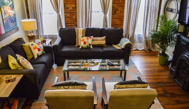 Historic OTR on Main Street, Central to all and Free Parking