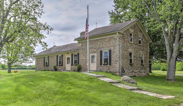 Historic Ottawa Lake House Deck, Barn and 96 Acres!