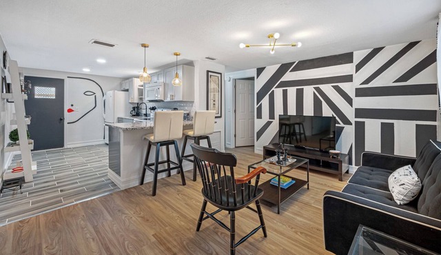 Historic Palmetto Monochrome retreat