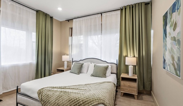 Historic Peach St Grand Suite | Sleeps 18