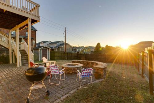 Historic Pet-Friendly Stay Near Broadway w Fire Pit