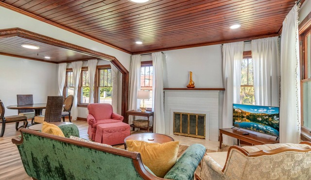 Historic Pet-Friendly Bungalow