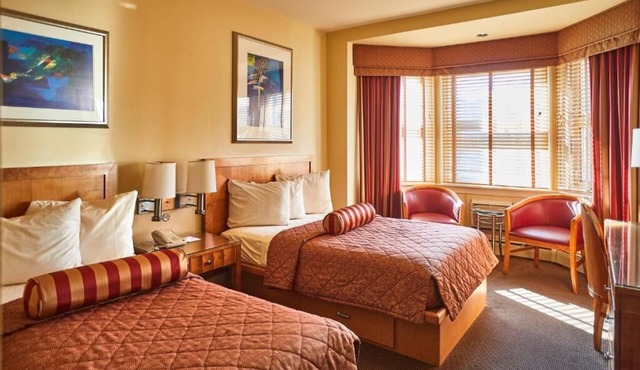 Historic Philadelphia Discovery from a Comfortable Room