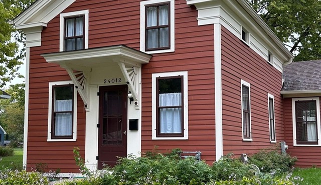 Historic Pioneer House in downtown Plainfield