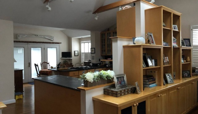 Historic prestigious open concept Garrett Park House on spacious corner lot