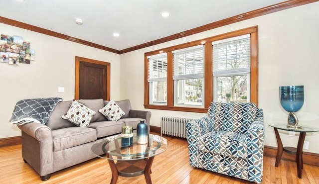 Historic Private Auburndale Retreat Near Boston!