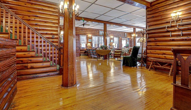 Historic prohibition Lodge next to golf course with private beach