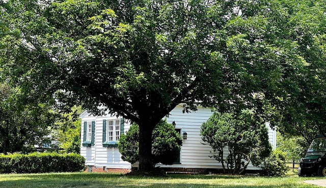 Historic, Quaint Bungalow #157 Pool a National & Virginia Landmark