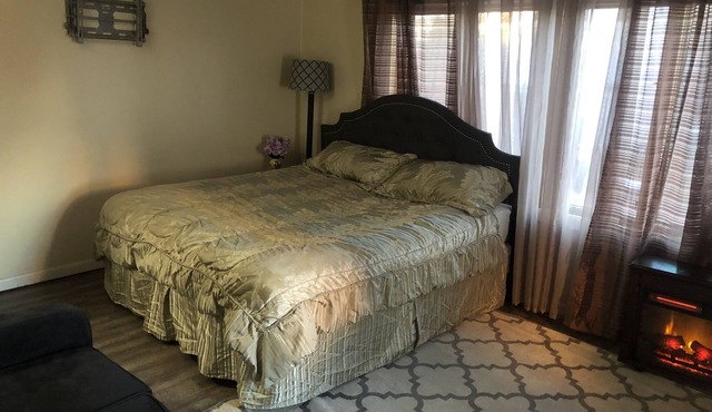 Historic & Quaint Room downtown Middletown, DE awaits you!