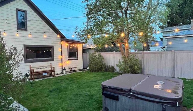 Historic Queen Anne | Hot Tub | Fenced Backyard