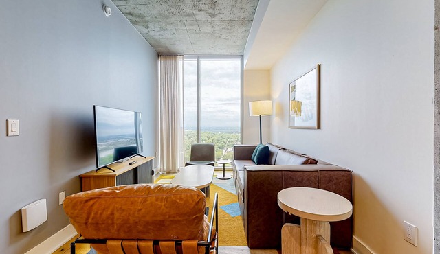 Historic Rainey St 30th-floor condo with breath-taking views