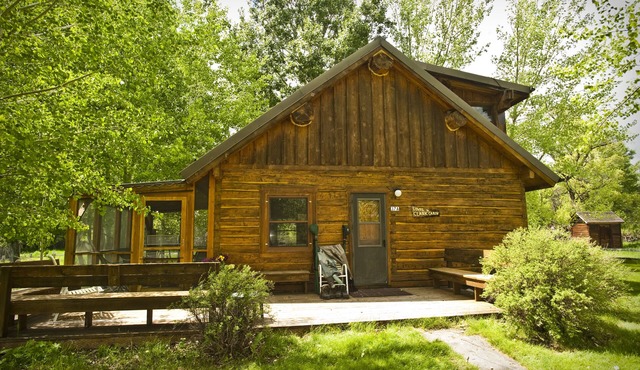 Historic ranch/home with 1.5 mi. of Yellowstone River frontage