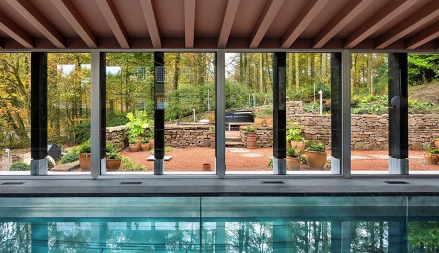 Historic Retreat in Peak District by River Dane