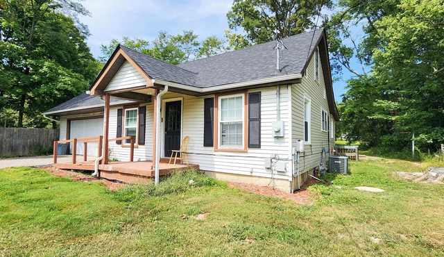 Historic Retreat Charlestown Indiana 5 mins to State Park and Attractionsn