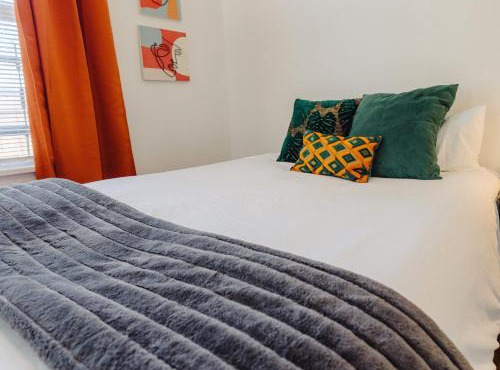 Historic Revival 2BR Midtown Memphis Fast Wifi Free Parking Yes Pets