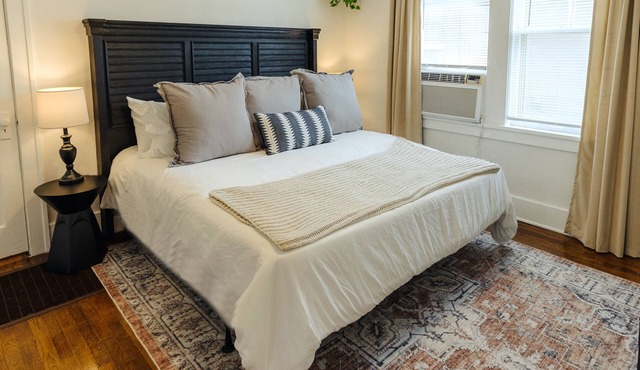 Historic Revival King Bed Midtown Memphis 66