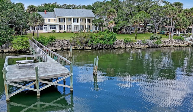 Historic Riverfront Mansion - 11 Bedroom 10Bath - The Ballard Estate