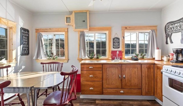 Historic Rockaway Beach Cottage 8