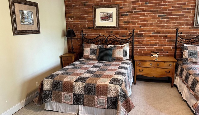 Historic rooms near riverfront in downtown, Louisiana, MO
