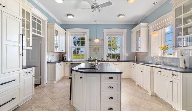 Historic Rosegill -700 Acre Farm on Rappahannock River with Pool, Beach, Fishing