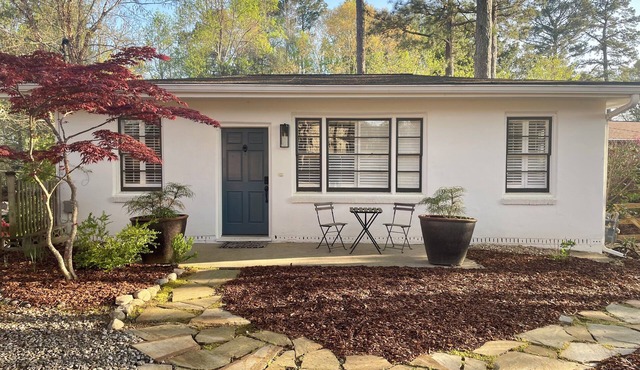 Historic Roswell one bedroom charmer