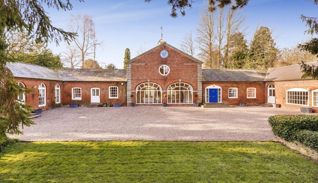 Historic rural Coach House with luxury accommodation