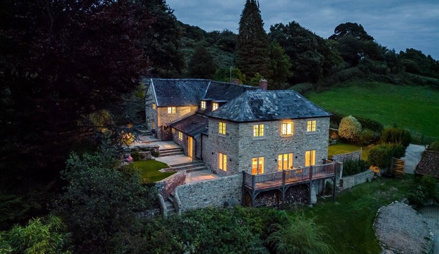 Historic rural farmhouse near coast sleeps 10-12