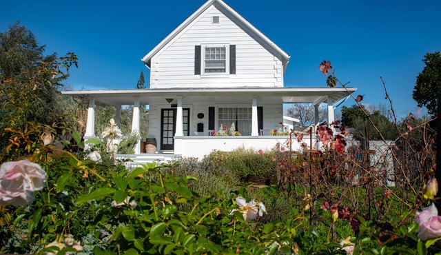 Historic Saint Helena farm house one block from Main Street