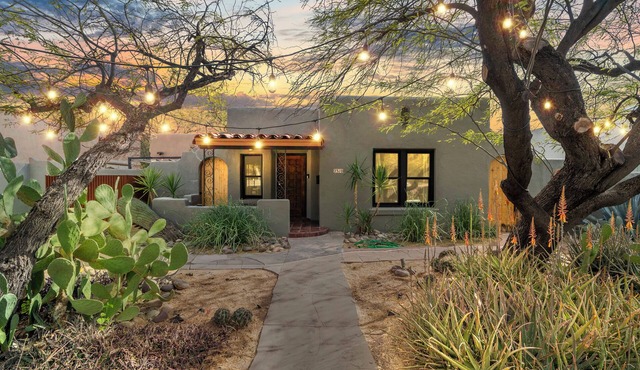 Historic Sam Hughes house minutes to UofA & Gem Show!