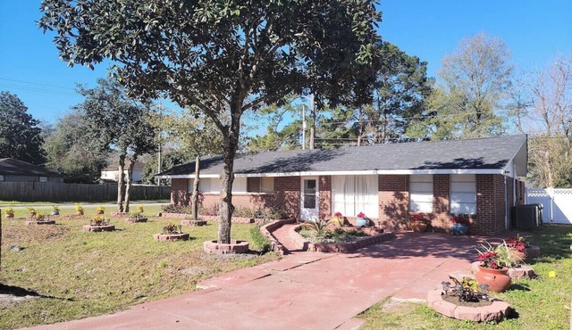 Historic Savannah Charm Meets Modern Luxury - Your Perfect Retreat in the Heart of Georgia