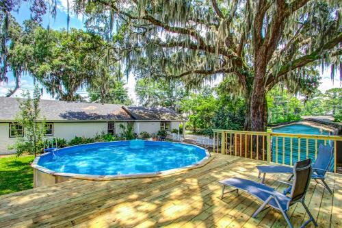 Historic Savannah Charm, Pool & Peaceful Gazebo
