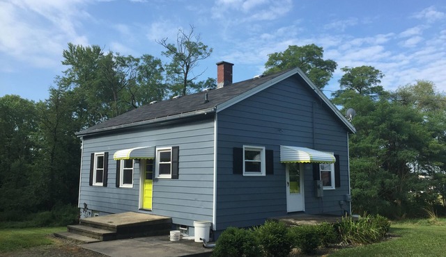 Historic Schoolhouse - Private Yet Central minutes from 480 and the Turnpike