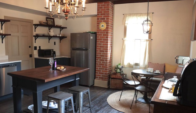 Historic Schoolmaster’s House in Zoar