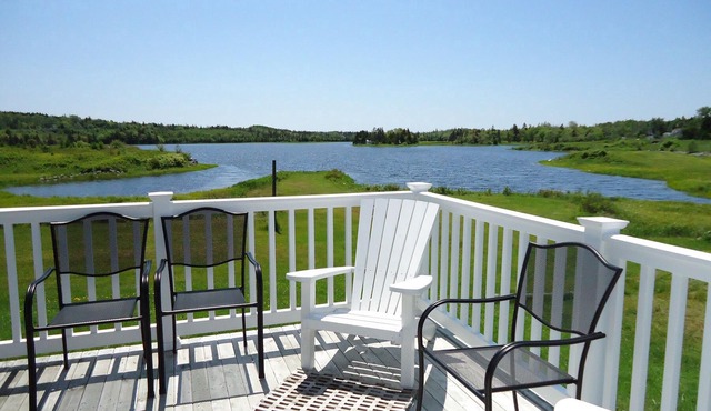 Historic Seaside Views, King Bed, Guest Room