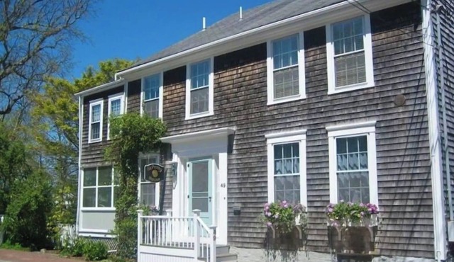 Historic Sea Captains Home in Nantucket! Perfect for Large Groups and Families