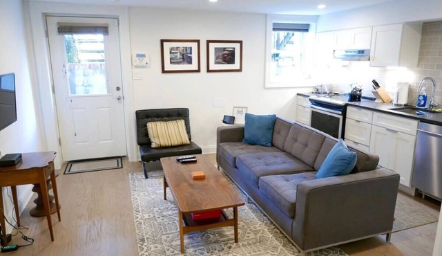 Historic ShawLeDroit Park Gem - 1 Bedroom on U St!