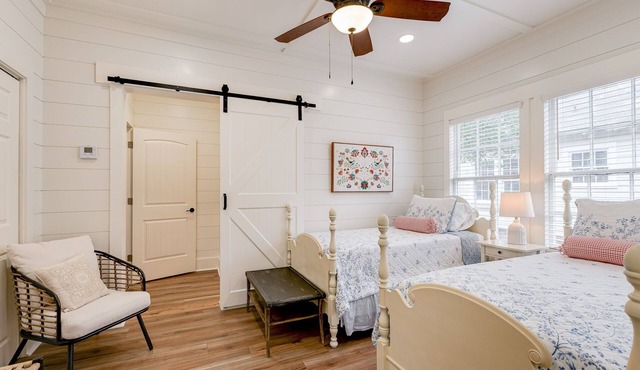 Historic Short 7th Ave Bungalow near Laurel's Historic District!