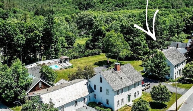 Historic Ski House, Walk to Town, Short Drive to Slopes