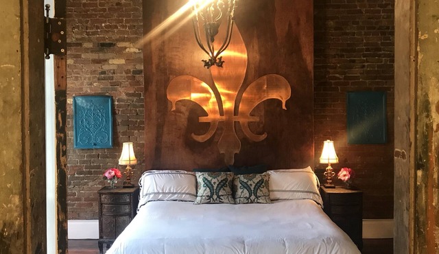 Historic Speak Easy Loft with Water Views in Downtown Vicksburg