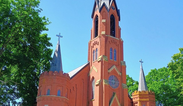 Historic St Joseph Catholic Church 2.5 blocks from Mississippi River