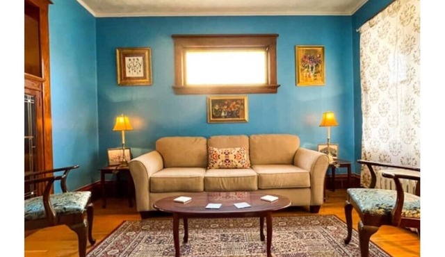 Historic St. Paul Inn w/Barn Loft in Summit/Grand/Selby!