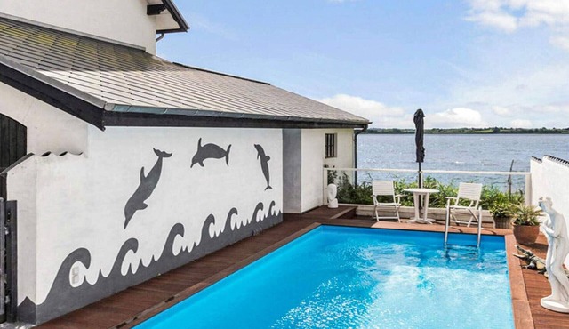 Historic Stay in Hejlsminde Sea