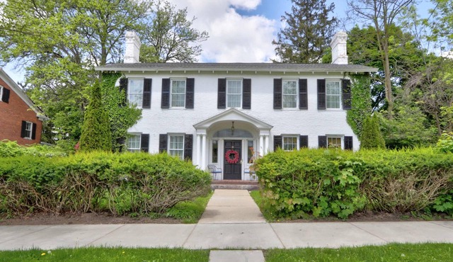 Historic Stay Near Downtown, Game Room & Fire Pit