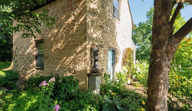 Historic stone cabin near Bourbon Trail on private 13 acre estate property!