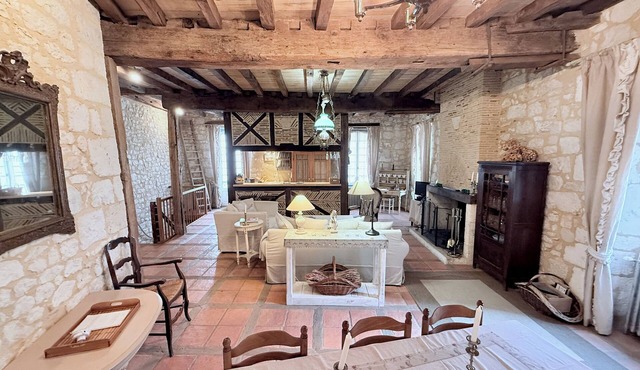 Historic Stone House in Issigeac-Heart of Périgord