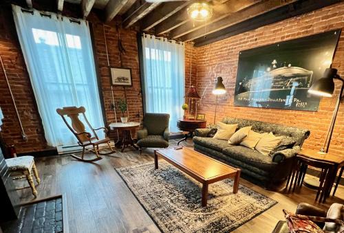 Historic, Stylish Getaway 2 blocks from Waterfront